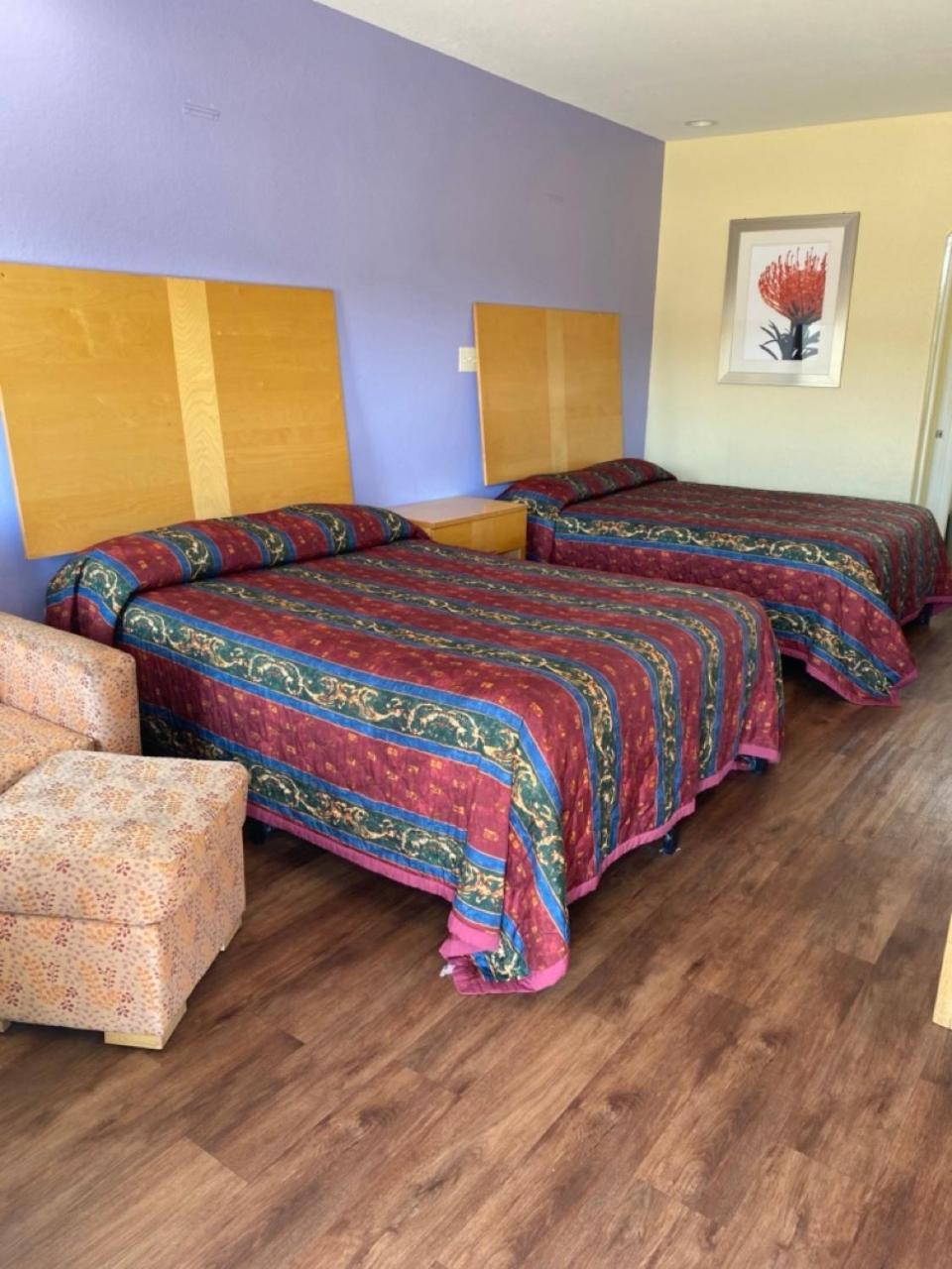 אנגלטון Relax Inn & Suites מראה חיצוני תמונה