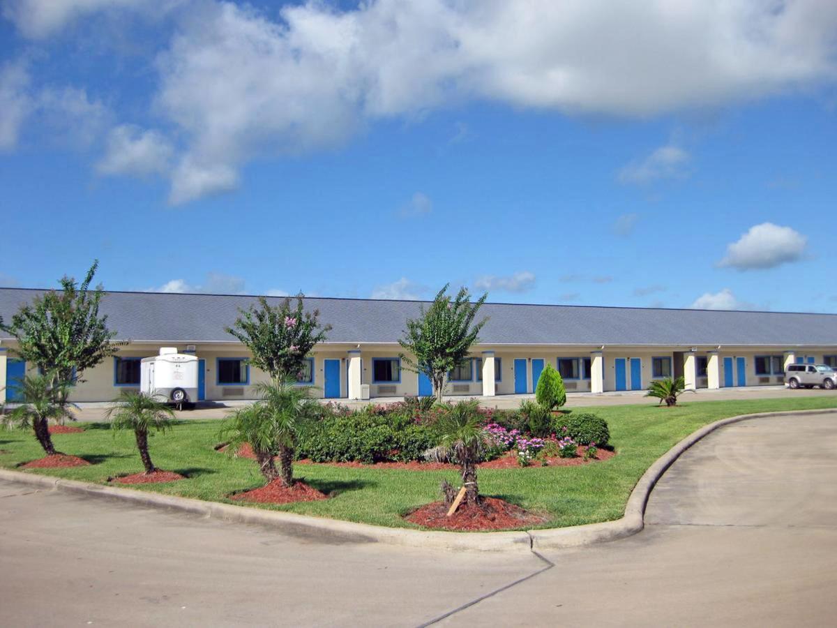 אנגלטון Relax Inn & Suites מראה חיצוני תמונה